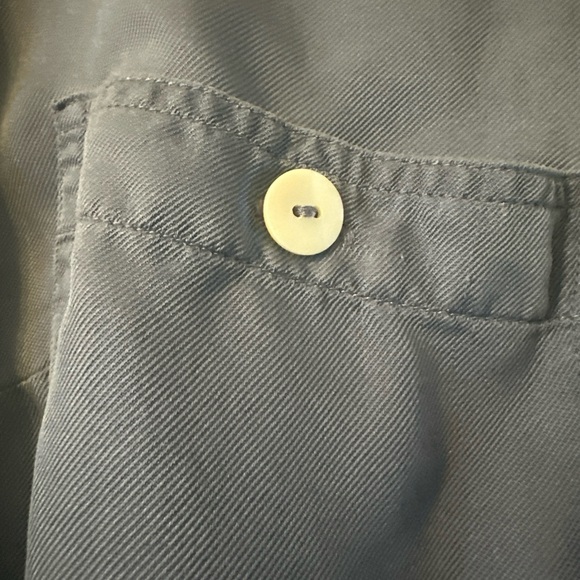 Silk land  shirt , great quality , unique the bottoms are a very good quiality - Picture 5 of 8